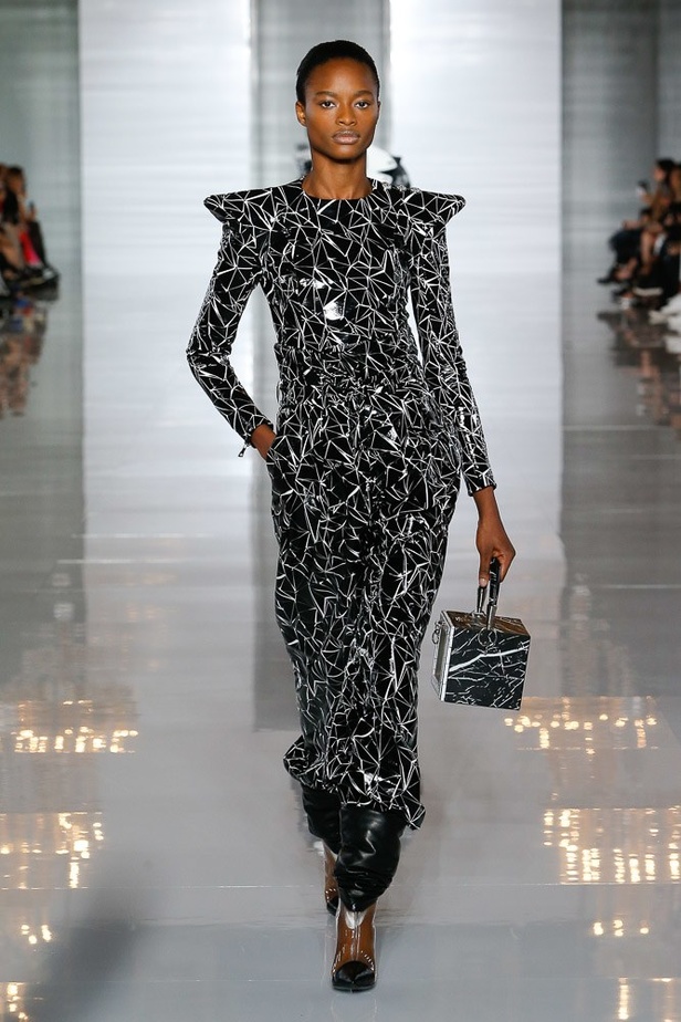 عرض أزياء Balmain لربيع وصيف 2019