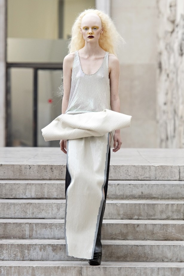 اسبوع الموضة في باريس 2019 مجموعة RICK OWENS لربيع وصيف 2020