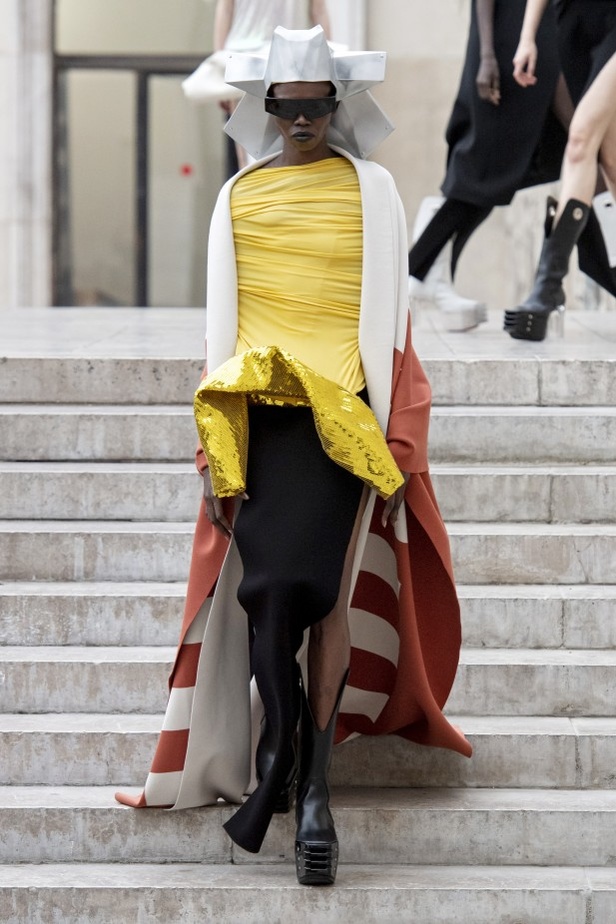 اسبوع الموضة في باريس 2019 مجموعة RICK OWENS لربيع وصيف 2020