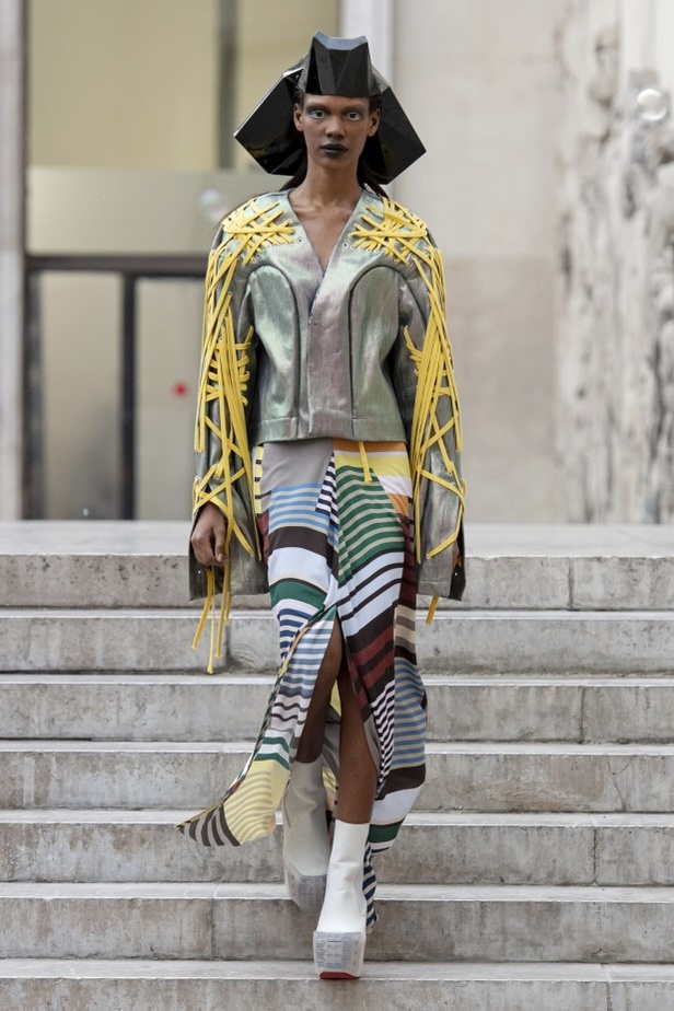 اسبوع الموضة في باريس 2019 مجموعة RICK OWENS لربيع وصيف 2020