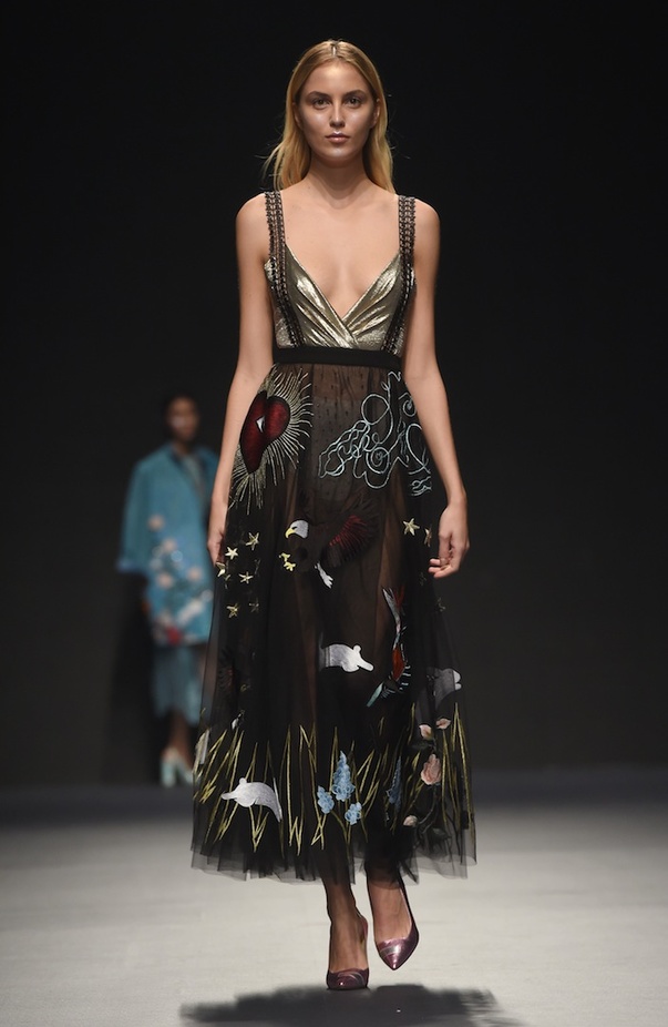 أبرز عروض ازياء فاشن فوروورد في دبي لعام 2017