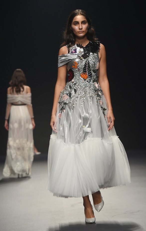 أبرز عروض ازياء فاشن فوروورد في دبي لعام 2017