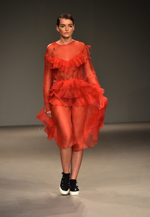 أبرز عروض أزياء "فاشن فوروود" في دبي لعام 2017