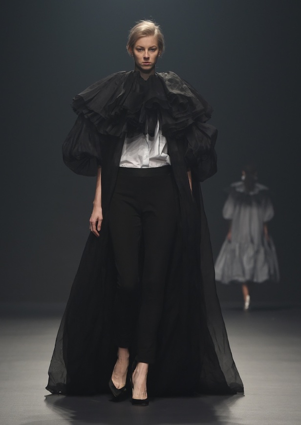 أبرز عروض أزياء "فاشن فوروود" في دبي لعام 2017