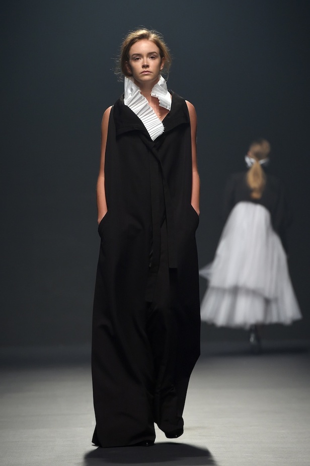 أبرز عروض أزياء "فاشن فوروود" في دبي لعام 2017