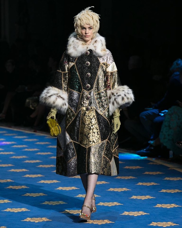 فساتين سهرة منفوخة في عرض دولتشي آند غابانا التامودا