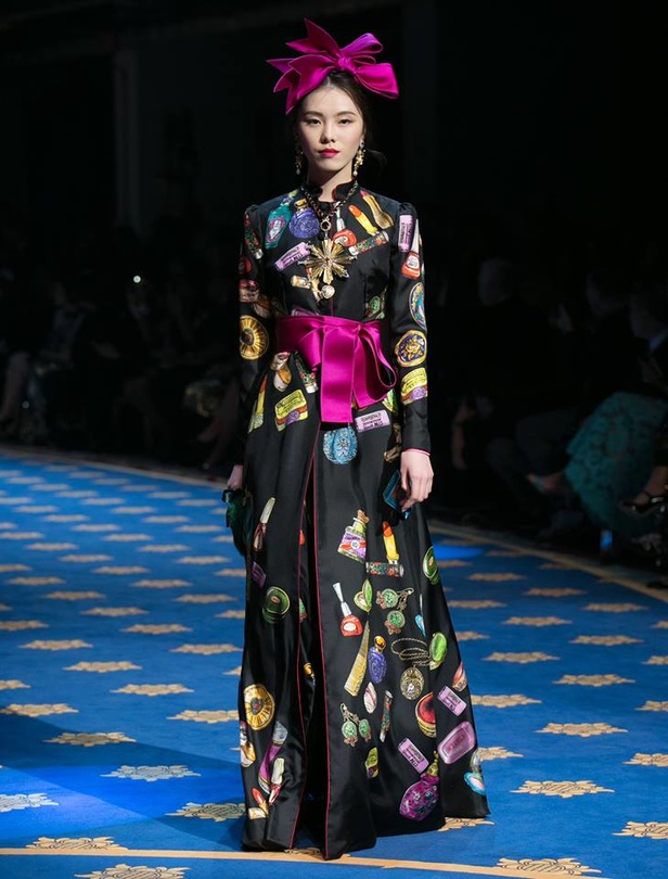 فساتين سهرة منفوخة في عرض دولتشي آند غابانا التامودا