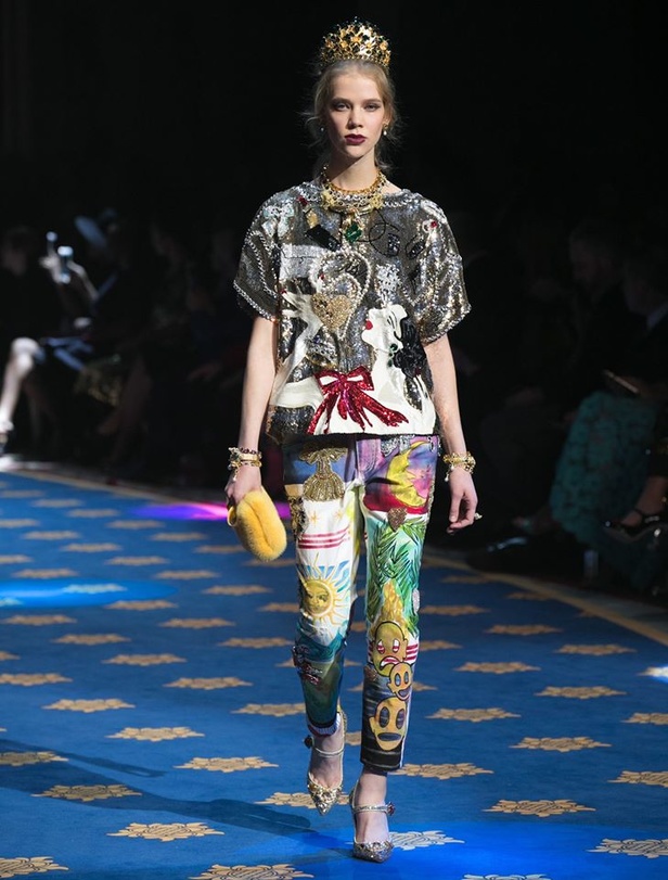 فساتين سهرة منفوخة في عرض دولتشي آند غابانا التامودا