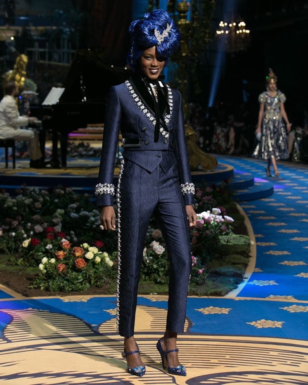 فساتين سهرة منفوخة في عرض دولتشي آند غابانا التامودا