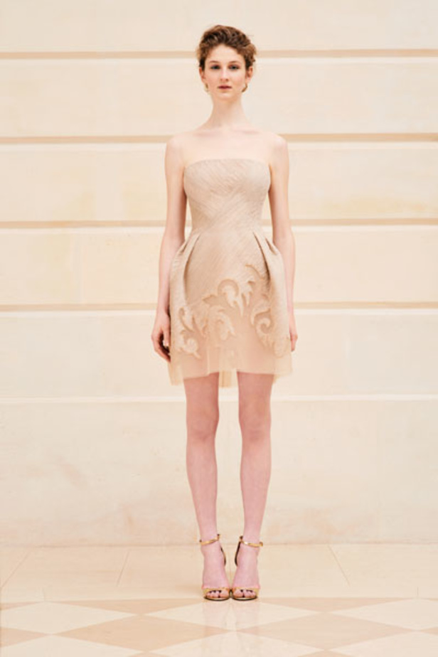 مجموعة رامي العلي لربيع وصيف 2018.. تصاميم تحكي قصة الفن والرقي