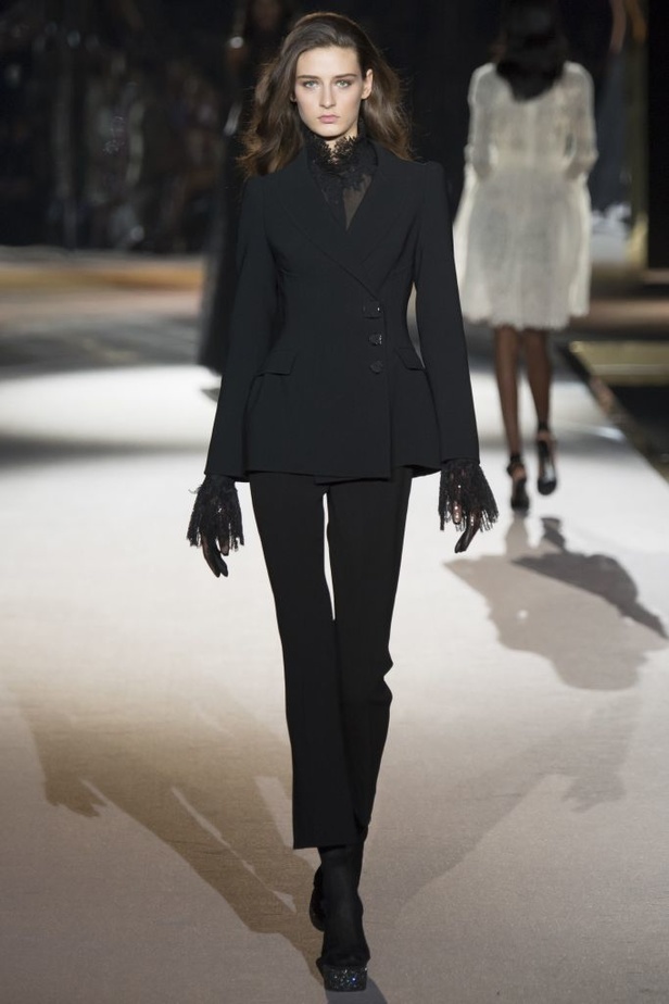 عرض ارمانو سيرفينيو لخريف وشتاء 2016-2017