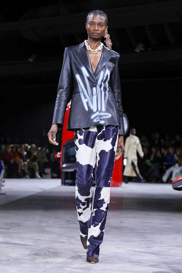 مجموعة Off White لموسم خريف وشتاء 2020-2021