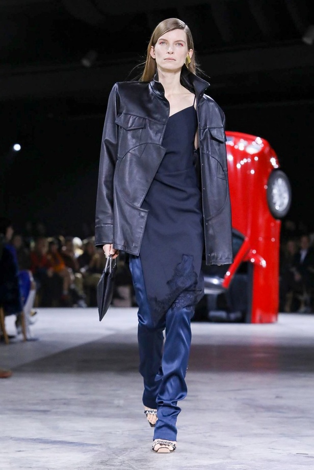 مجموعة Off White لموسم خريف وشتاء 2020-2021