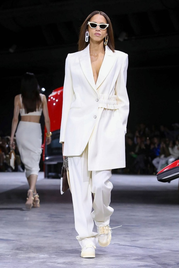 مجموعة Off White لموسم خريف وشتاء 2020-2021