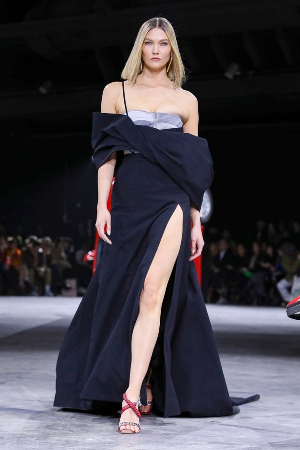 مجموعة Off White لموسم خريف وشتاء 2020-2021