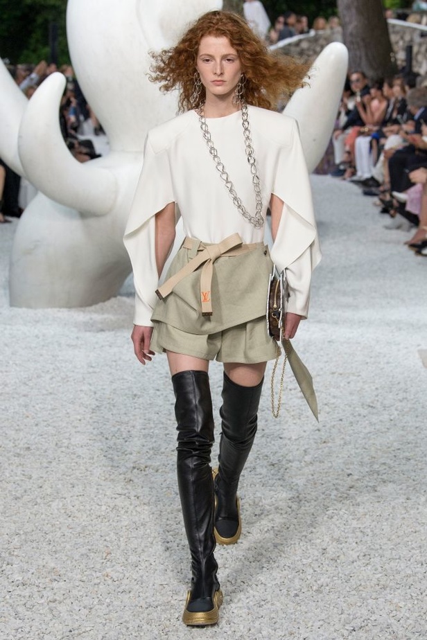 أزياء لويس فويتون كروز لعام 2019 تحاكي الروح الحيوية