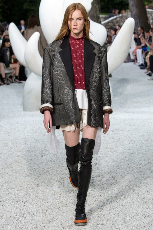 أزياء لويس فويتون كروز لعام 2019 تحاكي الروح الحيوية