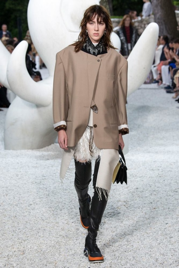 أزياء لويس فويتون كروز لعام 2019 تحاكي الروح الحيوية