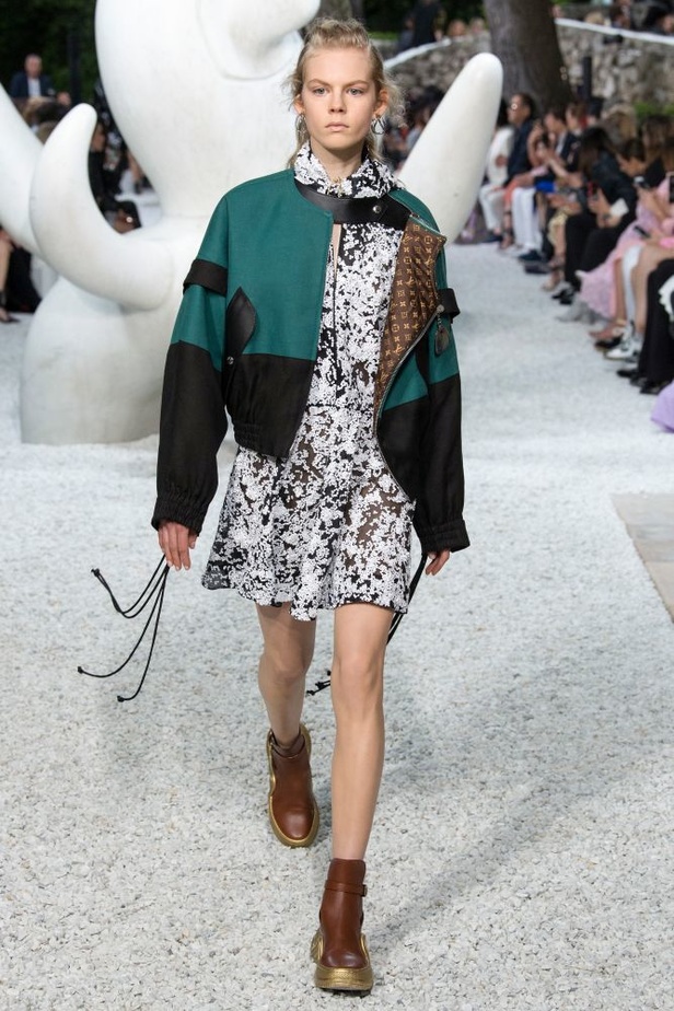 أزياء لويس فويتون كروز لعام 2019 تحاكي الروح الحيوية