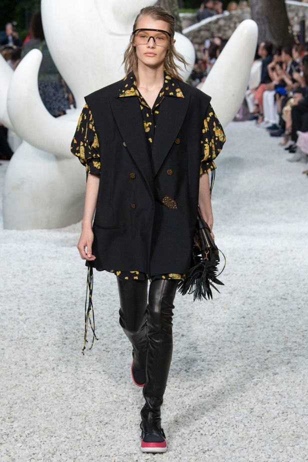 أزياء لويس فويتون كروز لعام 2019 تحاكي الروح الحيوية