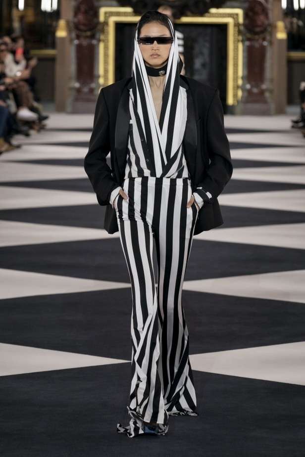 اسبوع الموضة في باريس 2019 ازياء BALMAIN الجاهزة لربيع وصيف 2020