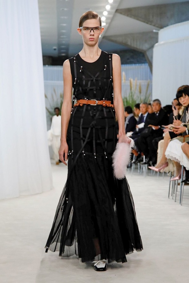 اسبوع الموضة في باريس 2019 مجموعة لويفي لربيع وصيف 2020