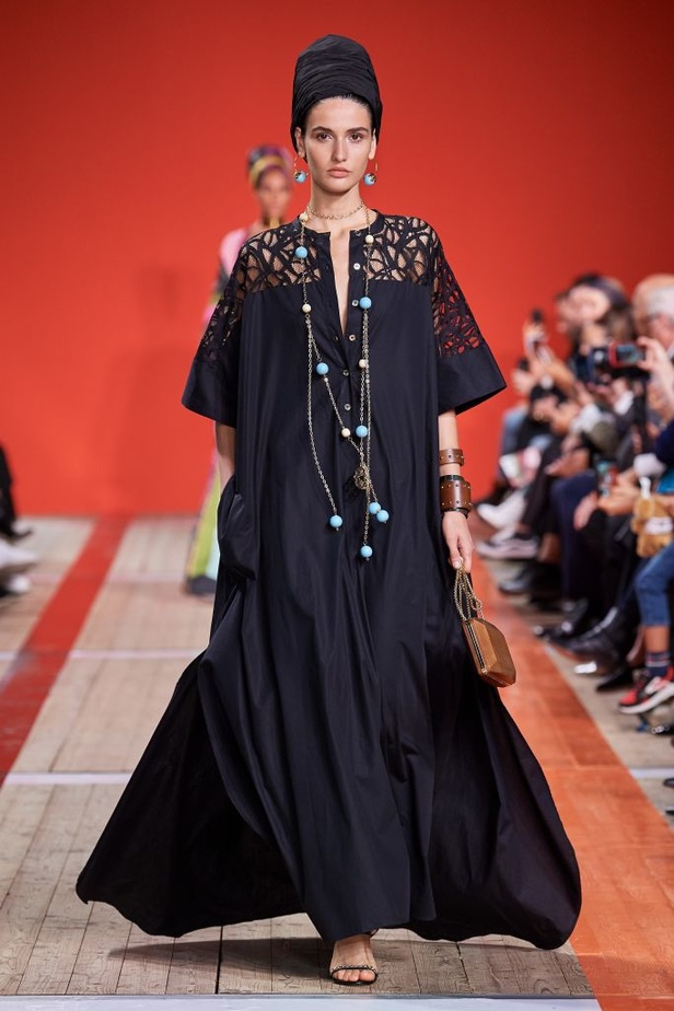 اسبوع الموضة في باريس 2019 مجموعة ايلي صعب الفاخرة لربيع وصيف 2020