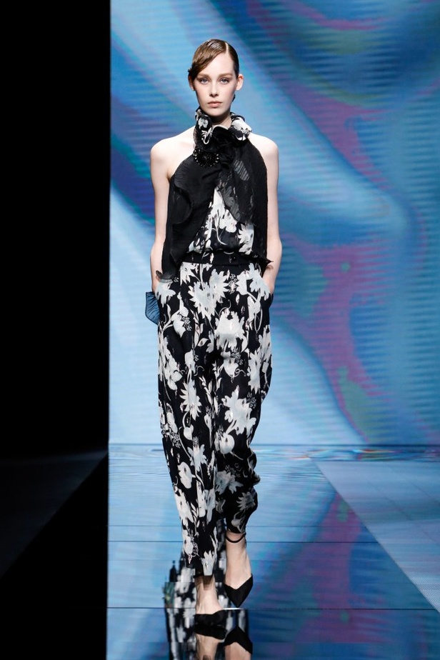 عرض أزياء Giorgio Armani لربيع وصيف 2021 من أسبوع الموضة في ميلانو
