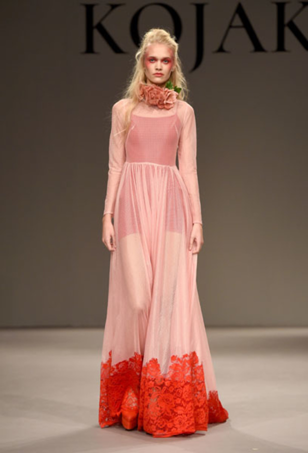 "فاشن فوروورد" يختتم فعالياته بتميّز وتألق أبرز المصممين