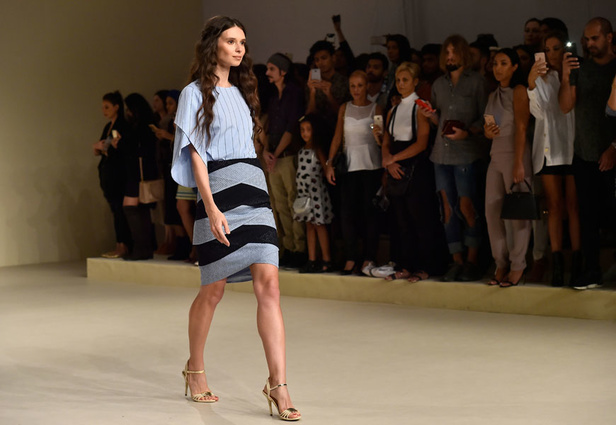 "فاشن فوروورد" يختتم فعالياته بتميّز وتألق أبرز المصممين