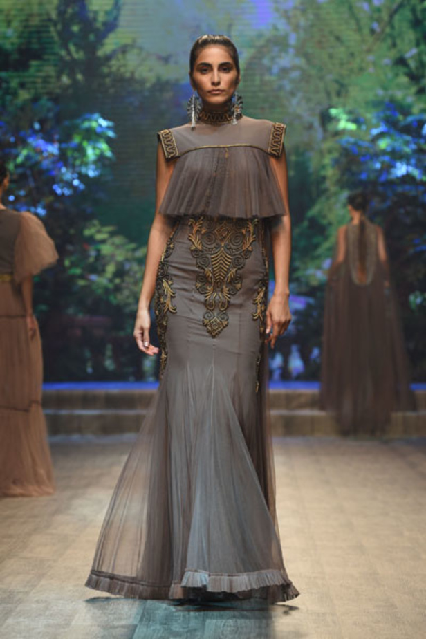 "فاشن فوروورد" يختتم فعالياته بتميّز وتألق أبرز المصممين