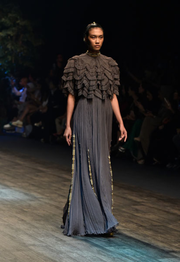 "فاشن فوروورد" يختتم فعالياته بتميّز وتألق أبرز المصممين