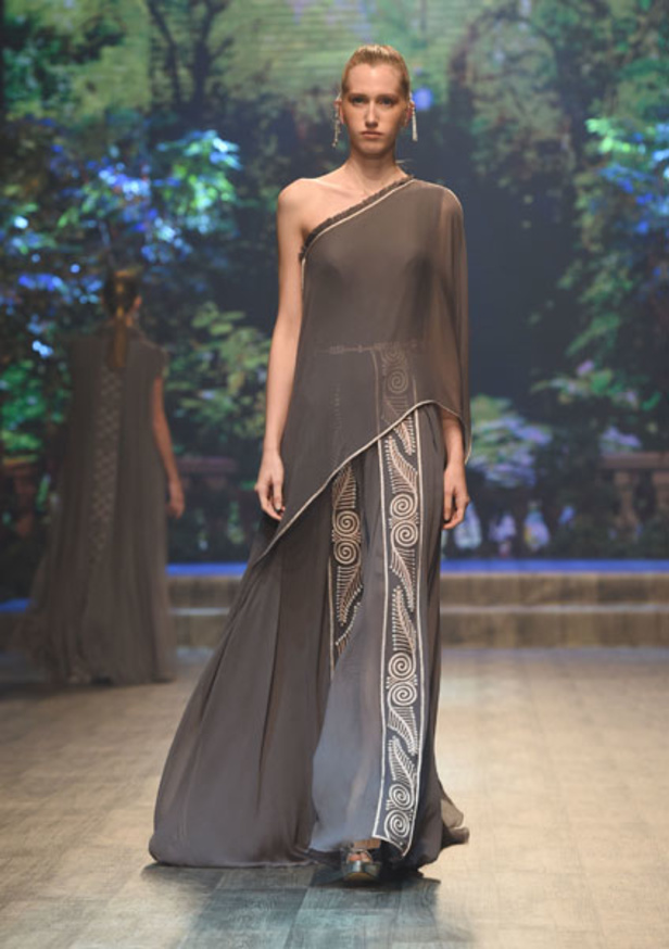 "فاشن فوروورد" يختتم فعالياته بتميّز وتألق أبرز المصممين