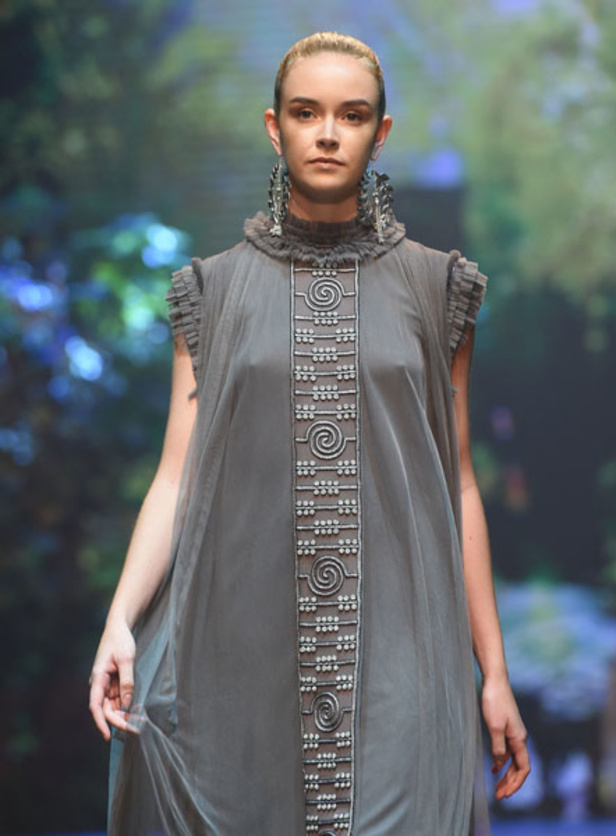 "فاشن فوروورد" يختتم فعالياته بتميّز وتألق أبرز المصممين