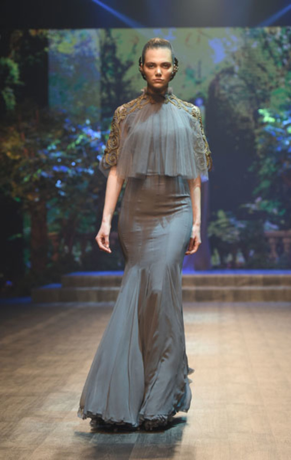 "فاشن فوروورد" يختتم فعالياته بتميّز وتألق أبرز المصممين