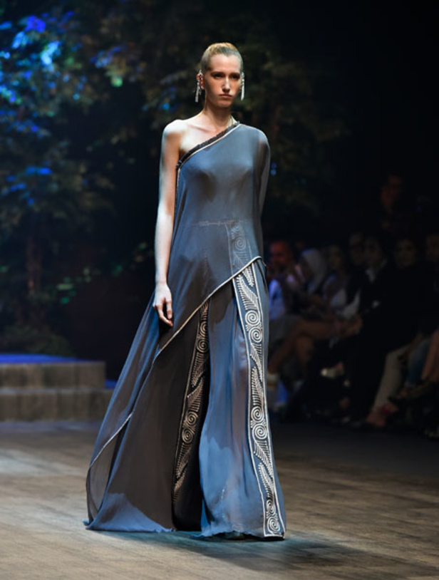 "فاشن فوروورد" يختتم فعالياته بتميّز وتألق أبرز المصممين