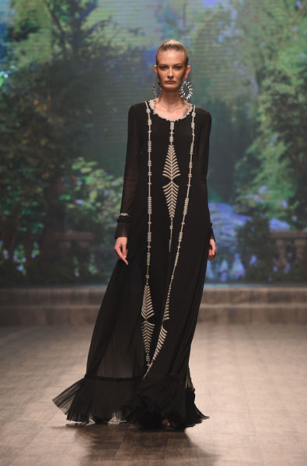 "فاشن فوروورد" يختتم فعالياته بتميّز وتألق أبرز المصممين