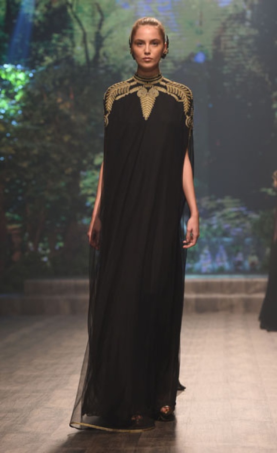 "فاشن فوروورد" يختتم فعالياته بتميّز وتألق أبرز المصممين