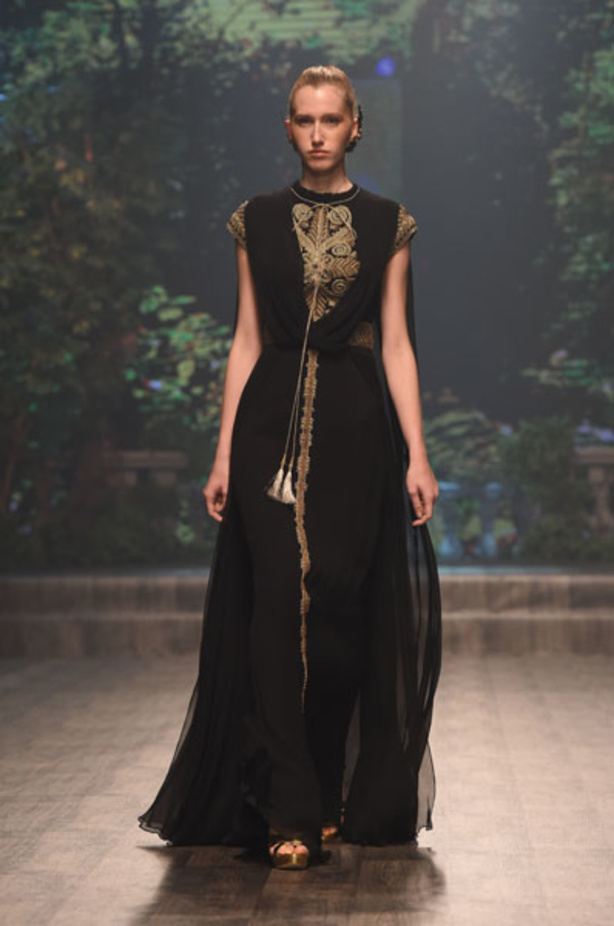 "فاشن فوروورد" يختتم فعالياته بتميّز وتألق أبرز المصممين