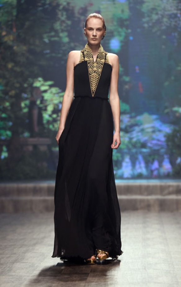 "فاشن فوروورد" يختتم فعالياته بتميّز وتألق أبرز المصممين