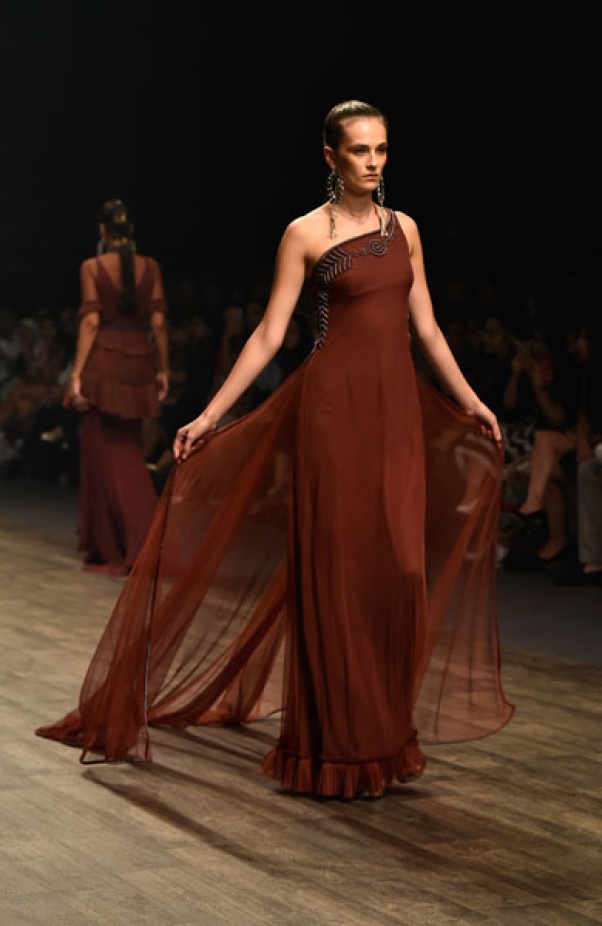 "فاشن فوروورد" يختتم فعالياته بتميّز وتألق أبرز المصممين