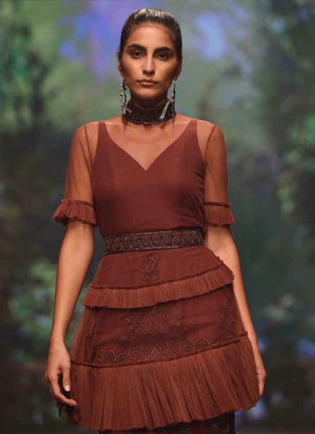 "فاشن فوروورد" يختتم فعالياته بتميّز وتألق أبرز المصممين