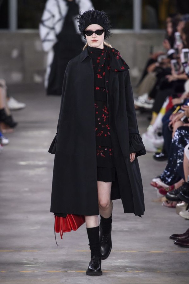 أزياء فالنتينو في طوكيو... مزيج بين التقاليد الإيطالية والحضارة اليابانية