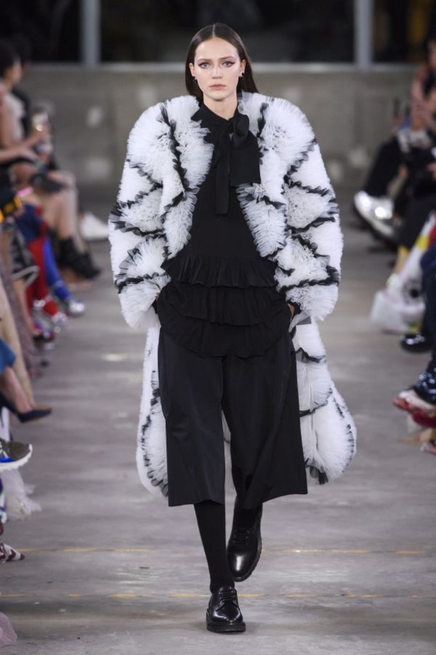 أزياء فالنتينو في طوكيو... مزيج بين التقاليد الإيطالية والحضارة اليابانية