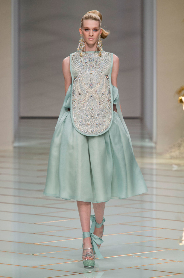 مجموعة Guo Pei للأزياء الفاخرة لربيع وصيف 2016