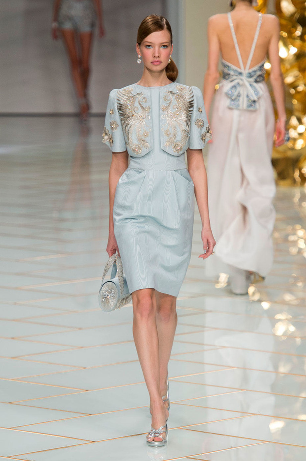 مجموعة Guo Pei للأزياء الفاخرة لربيع وصيف 2016