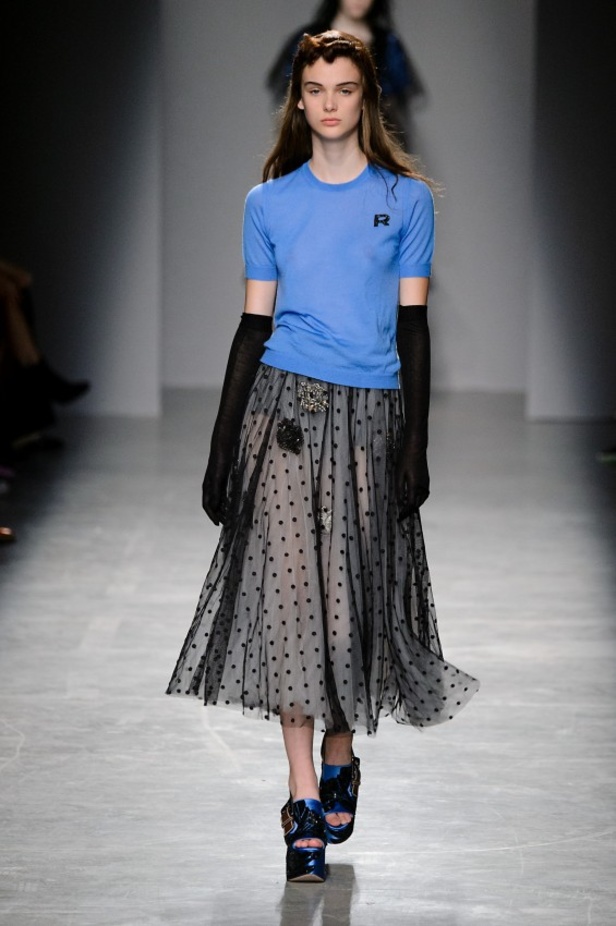 مجموعة Rochas لموسم ربيع وصيف 2017 