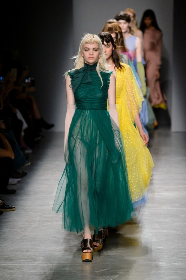 مجموعة Rochas لموسم ربيع وصيف 2017 