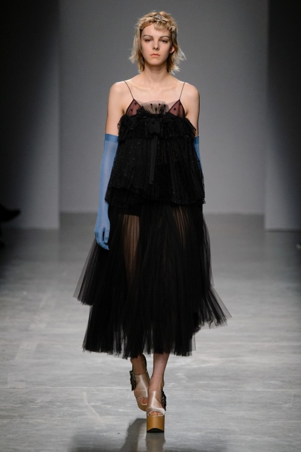 مجموعة Rochas لموسم ربيع وصيف 2017 