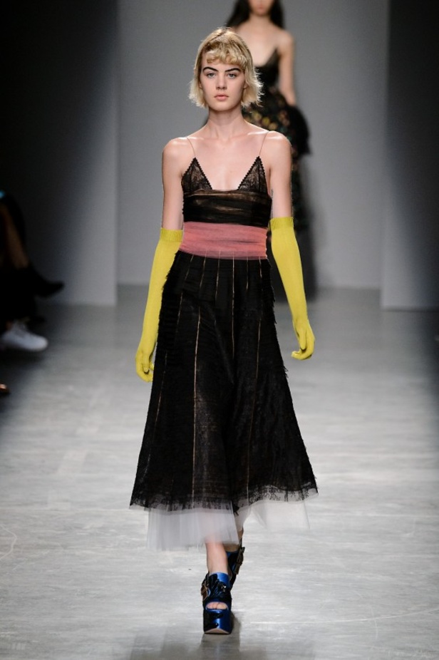 مجموعة Rochas لموسم ربيع وصيف 2017 